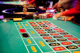 Giao diện cá cược slot online và live casino kpbd trên thiết bị di động Việt Nam